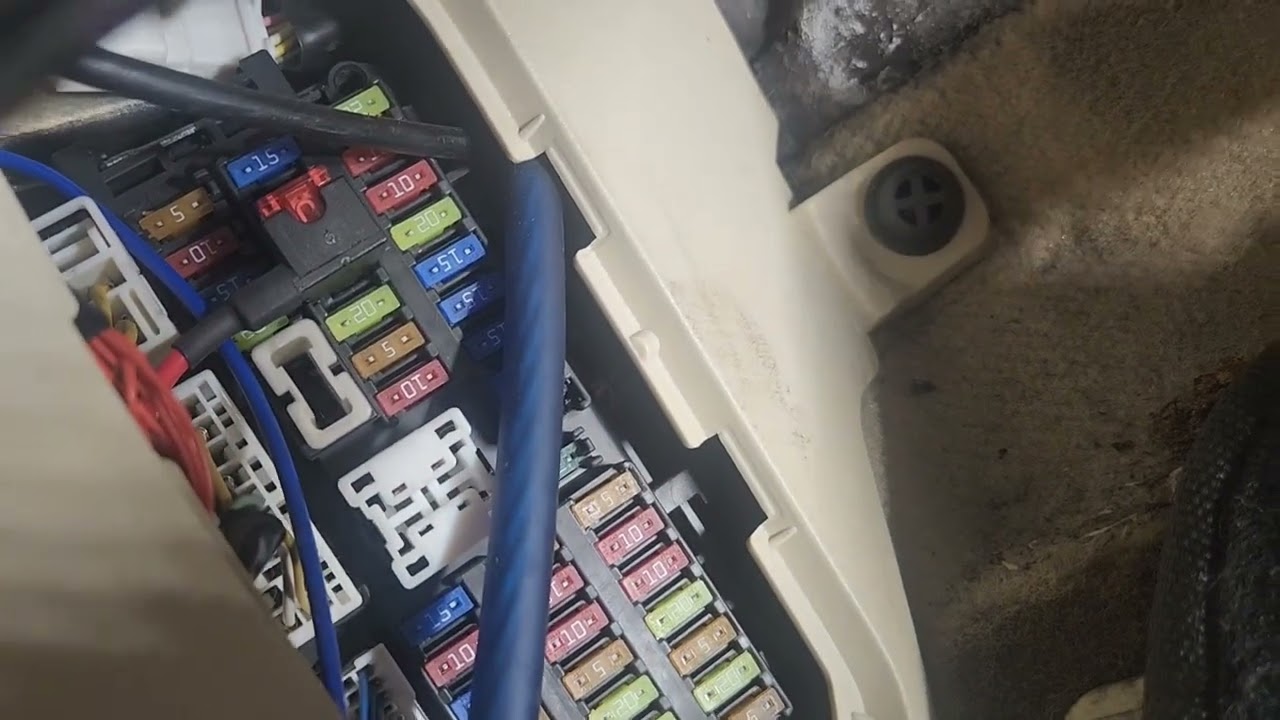 Infinity Q50 amplifier install
