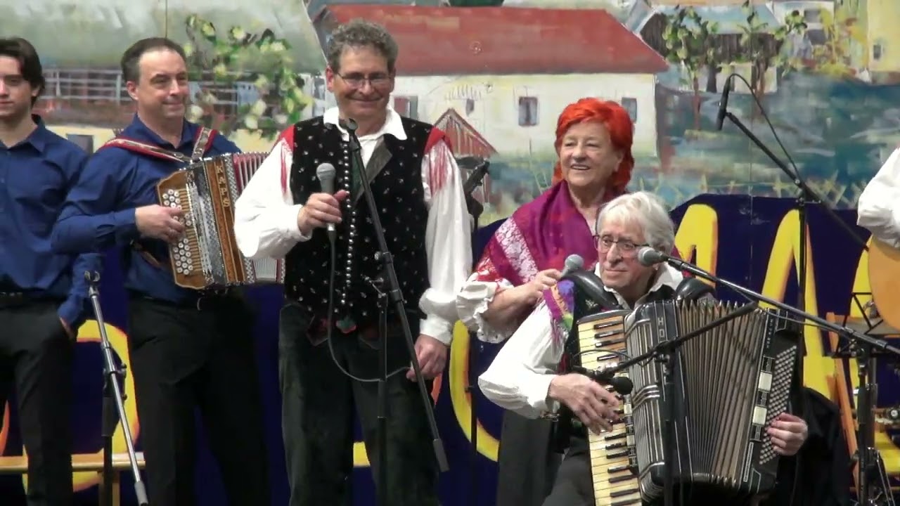Ansambel Štirje kovači, družina Sotošek in OPZ OŠ Koprivnica - Kam le čas beži (v živo)