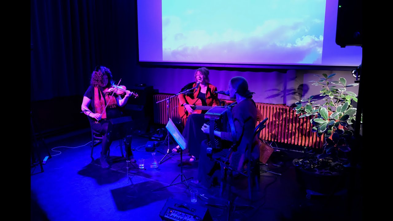 Op de Daken - Merle Trio met film - PostX