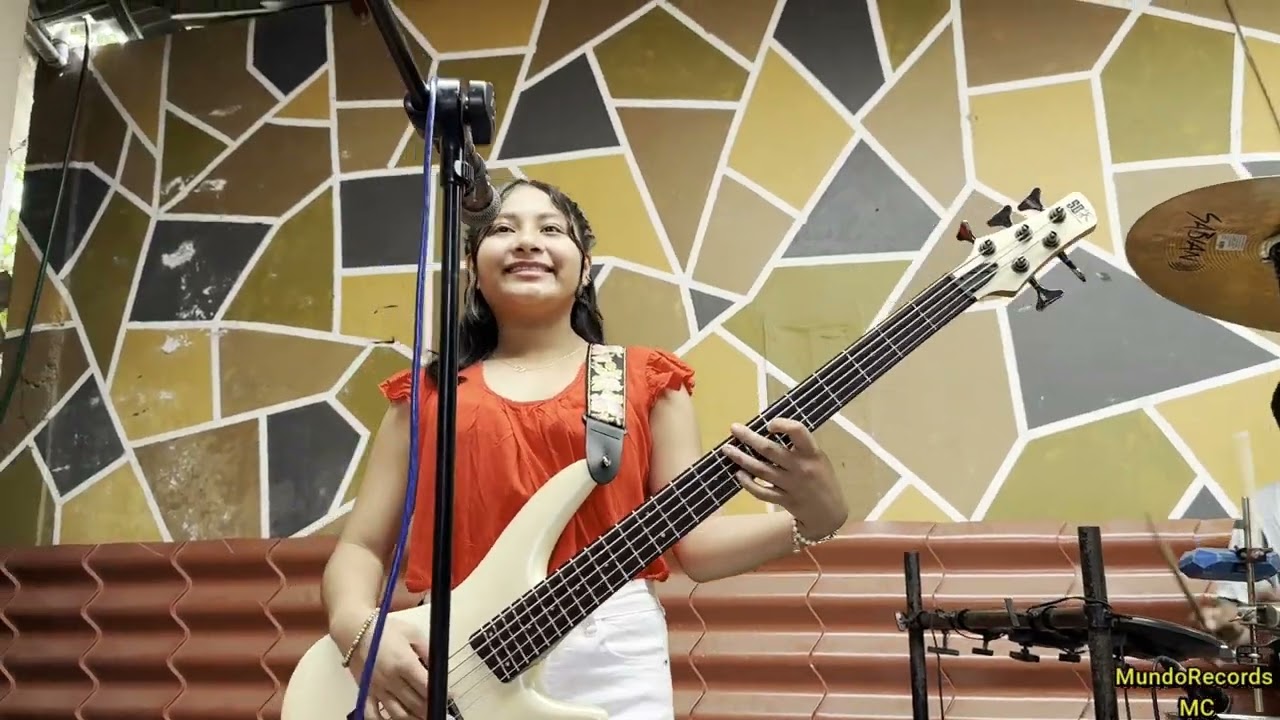 Los Yorkles | Cumbia Morena / Pequeña y Frágil