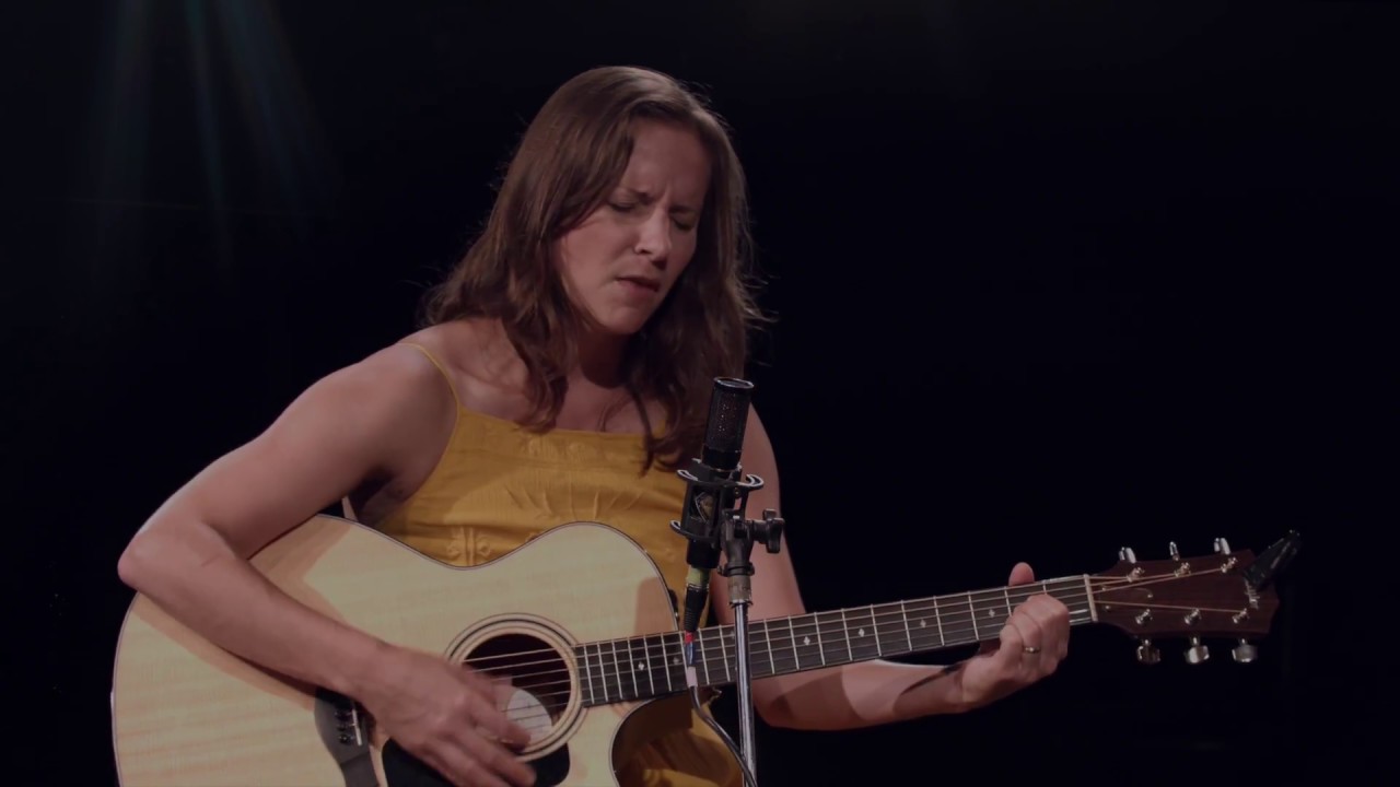 Rachel Grubb Performs 