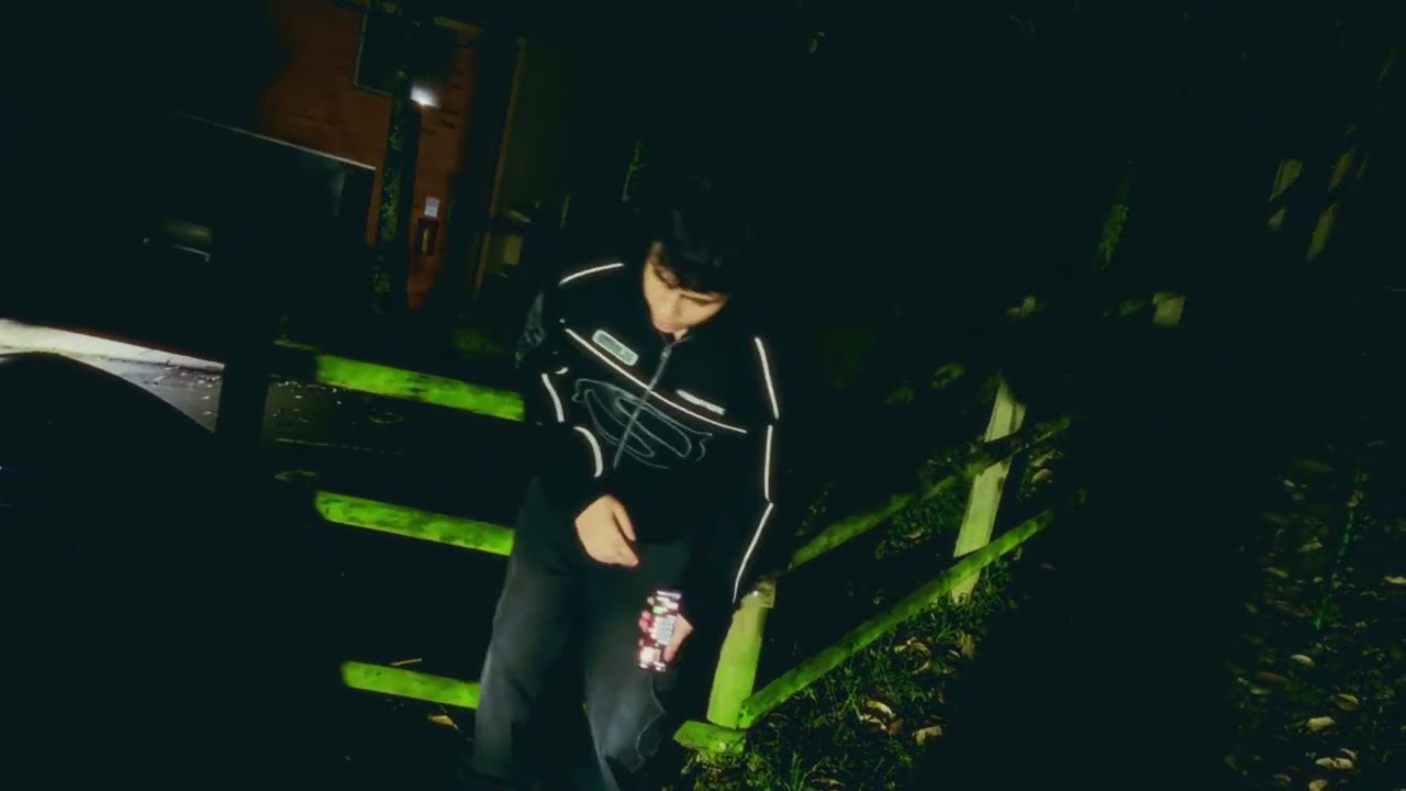 Venni - Erotic Girl (Video Oficial)