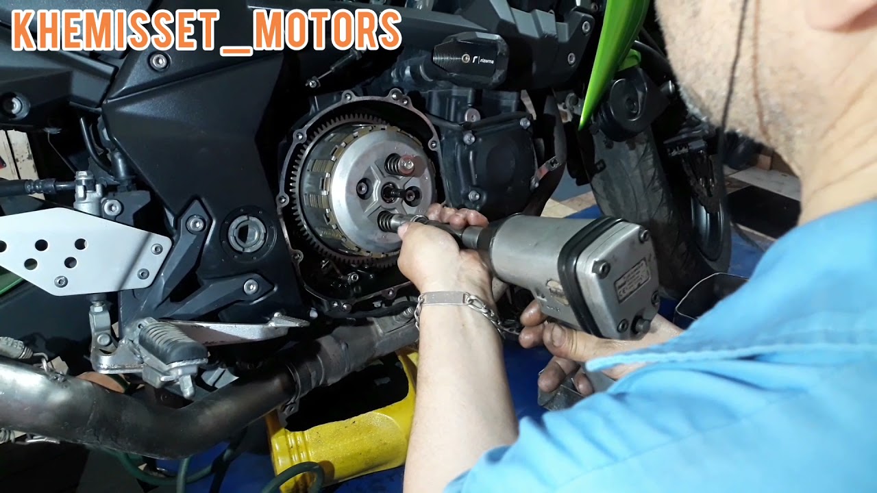 kawasaki z750 contrôle des disques, changement de filtre et vidange