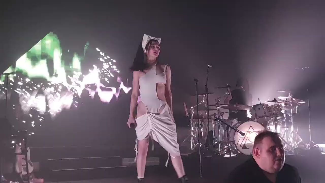 Poppy - V.A.N (Live @ KOKO 2024)