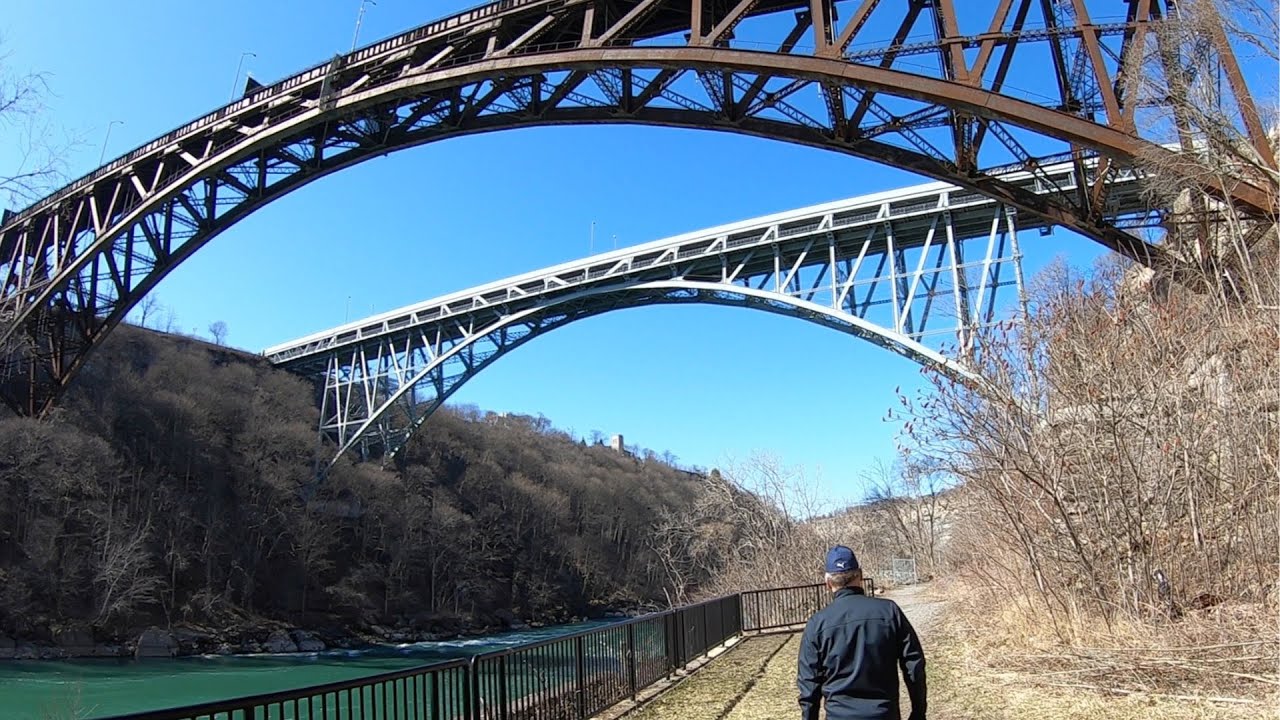 Mothballed Niagara Railway Bridge