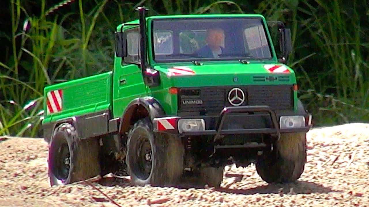 Tamiya CC-01 UNIMOG 425 on a Summer Day in the Rain and Sun