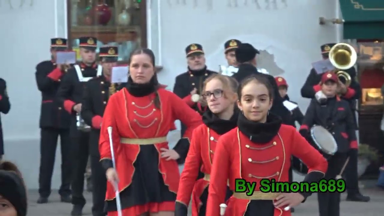 Esibizione delle Majorettes, Banda Musicale di Villafranca Piemonte