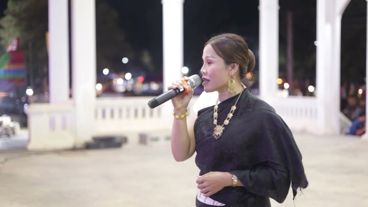 ສະແດງຮ້ອງສົດ (ລຸນນີ້ ຈັນທະຈັກ)