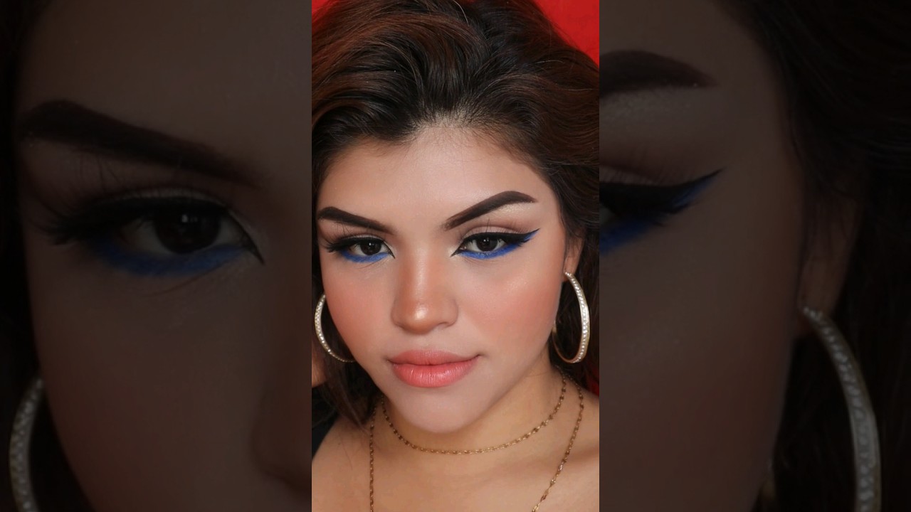 Delineado azul 😱😱 #delineado #eyeliner #makeup #maquiagem
