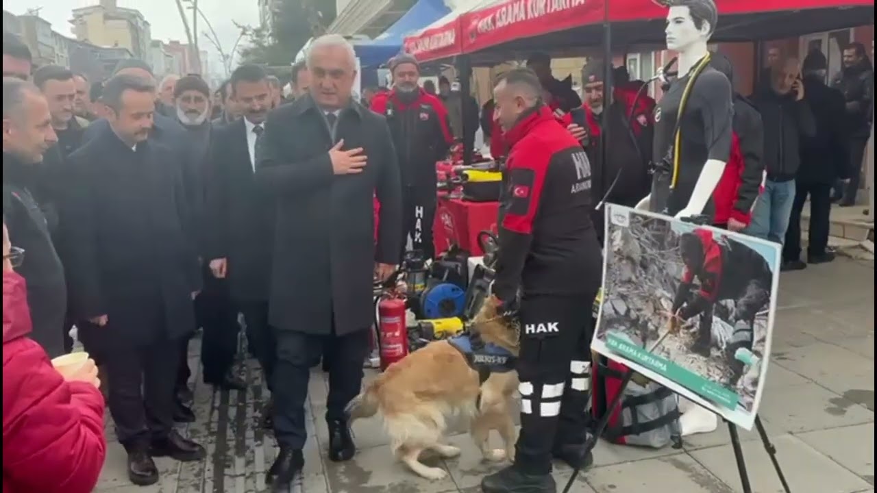 Muş'ta Asrın Felaketi’nin 3. yıldönümünde hayatını kaybedenler dualarla anıldı