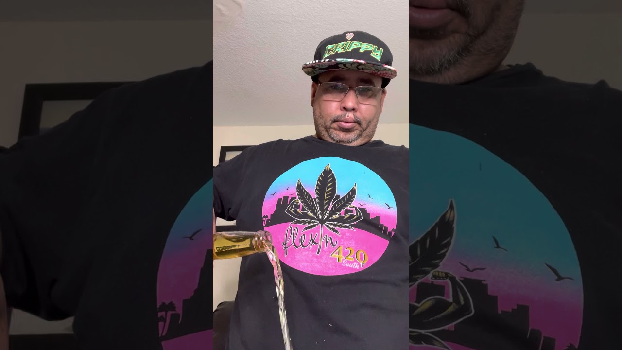 Going in on 3 bong rips a 1 gram dab and some Kush-ups at the end. STRATAGEM by DJjs1 and wes_studii