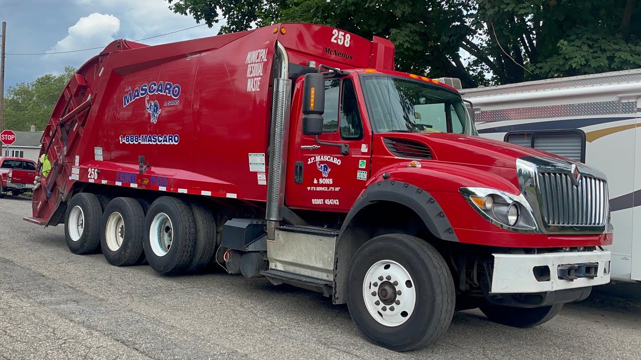 J.P. Mascaro & Sons 258 ~ International WorkStar McNeilus Rear Loader