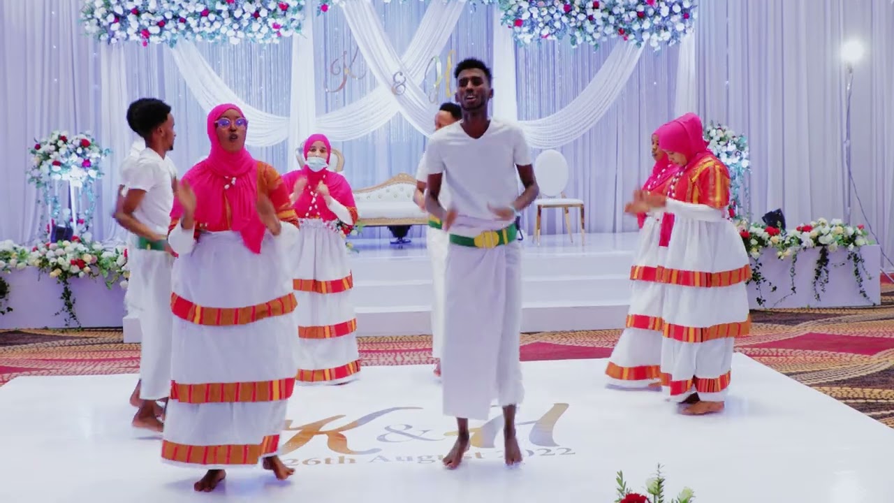 Somali Traditional Dance Dhaanto | Abdinur Gaafoote Performed by Islii Band