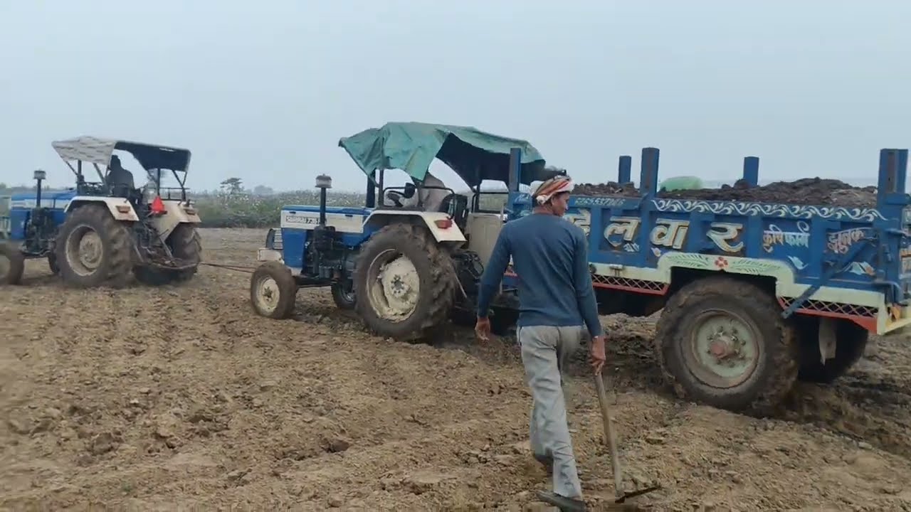 स्वराज ट्रैक्टर का ट्राली किचन में फस गया है