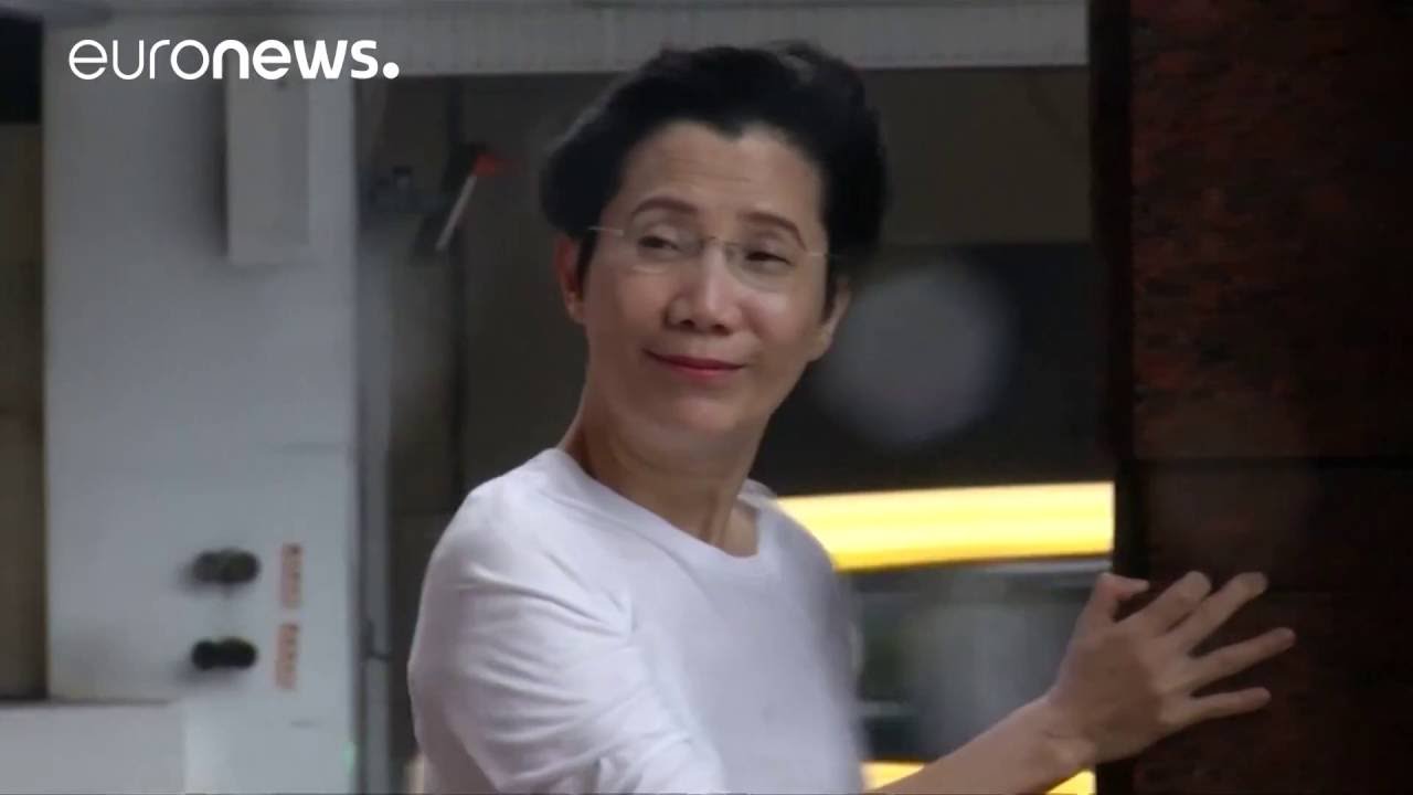 Umbrellas prove little match for Typhoon Megi, Taiwan