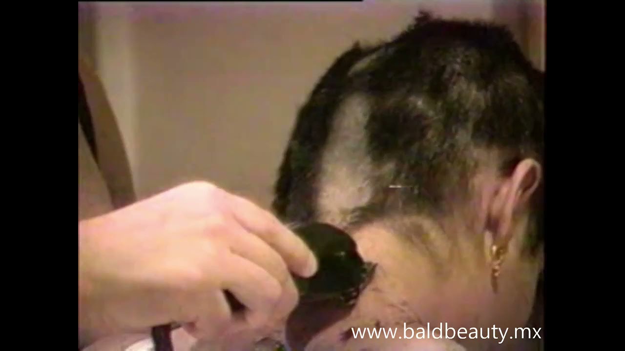 Jess shaves Michelle (part 1)