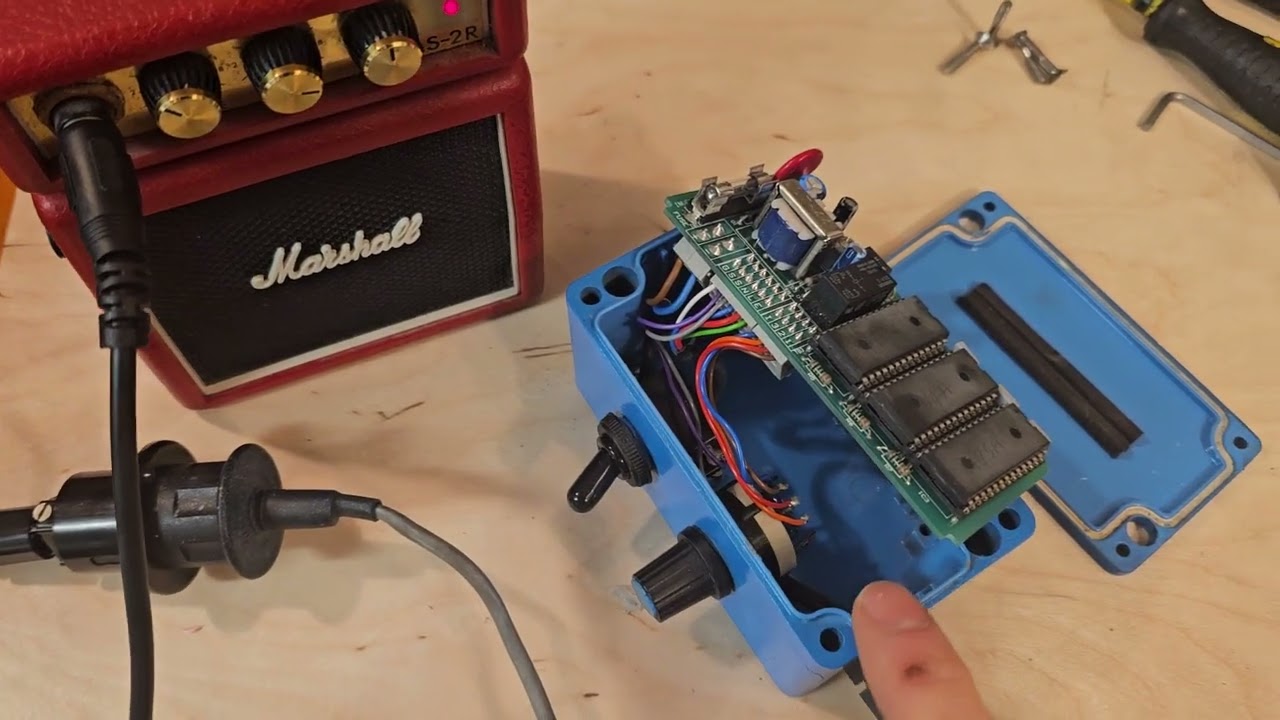 Look inside a old 1990s kiddie call ice cream van chime inventron like harvin 