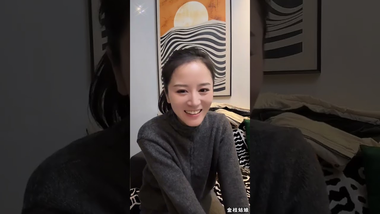 金枝与郑总：金枝跟郑总在一起，这时候郑总爸爸来了，金枝热情跟叔叔打招呼。【松哥】#乐山#阿梅#王飞#鹏少#欧阳诺#金枝#阿子#乡村生活#农村姑娘