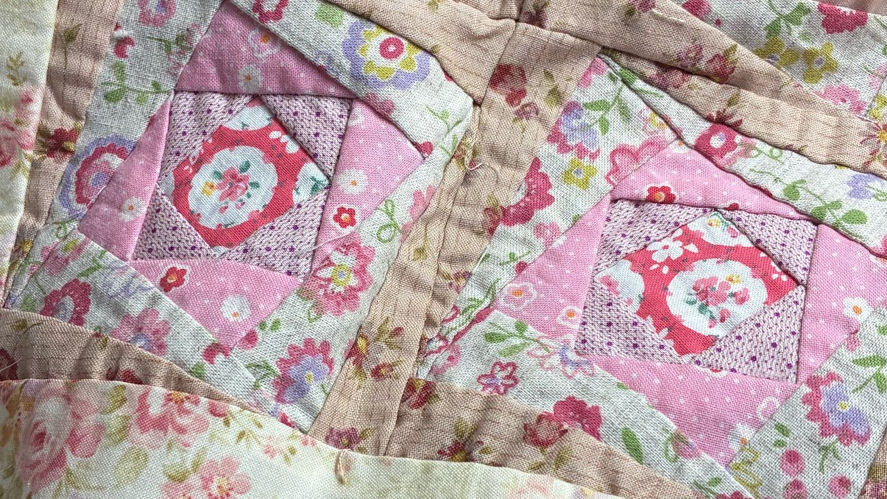 前半パッチワークポーチからボストン系手提げ😉に変化するよ