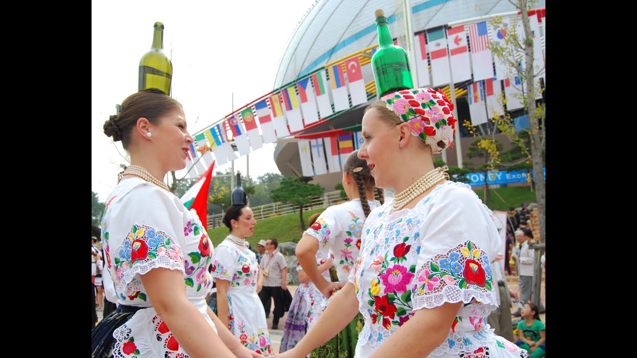 Folkloriada 2012 Korea with Hungarians