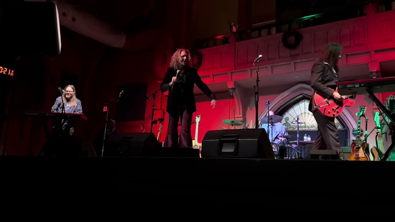 Oh! Darling (The Newbees) [The Southgate House Revival]