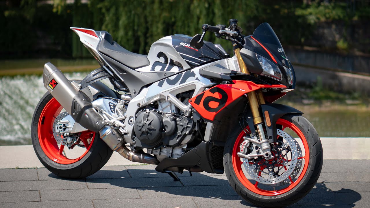 Ich fahre die Aprilia Tuono V4 1100 Factory