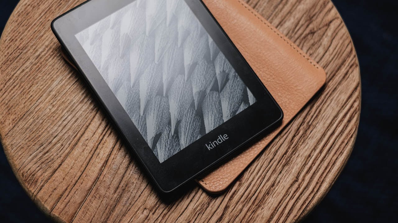 Making a Leather Kindle Paperwhite Sleeve - ASMR, PDF Pattern