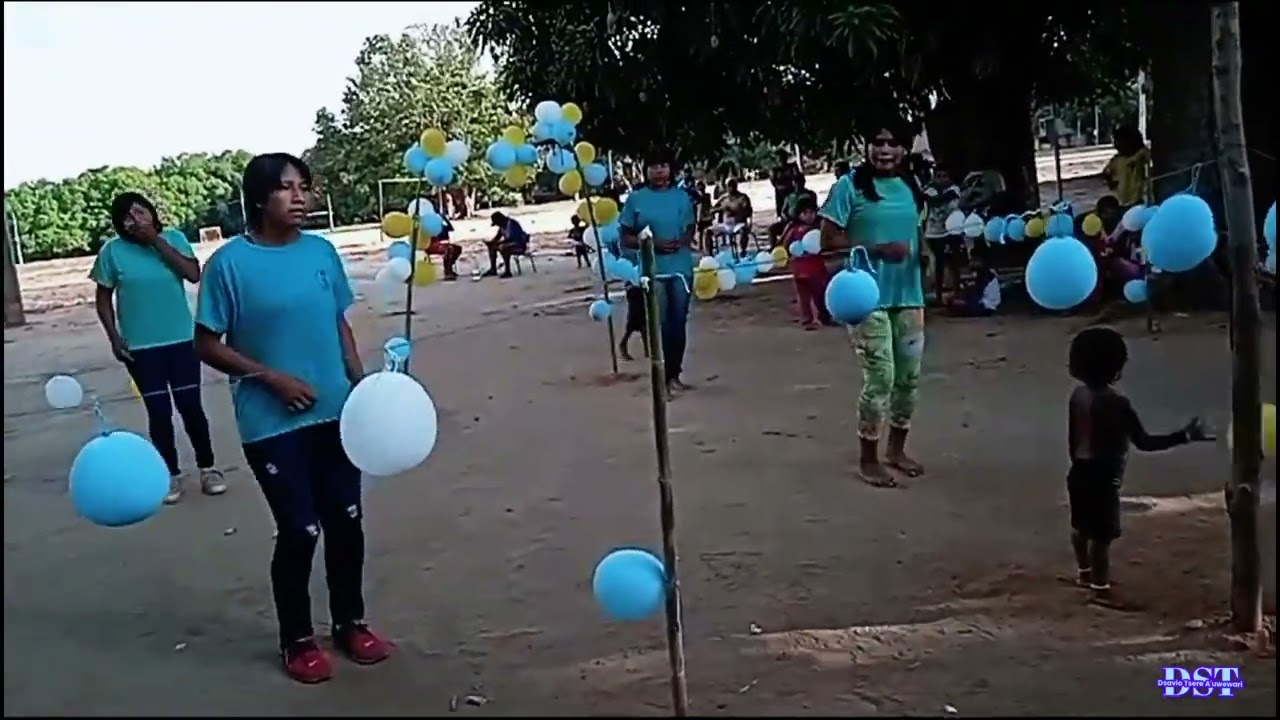 Apresentação na Aldeia Santa Clara