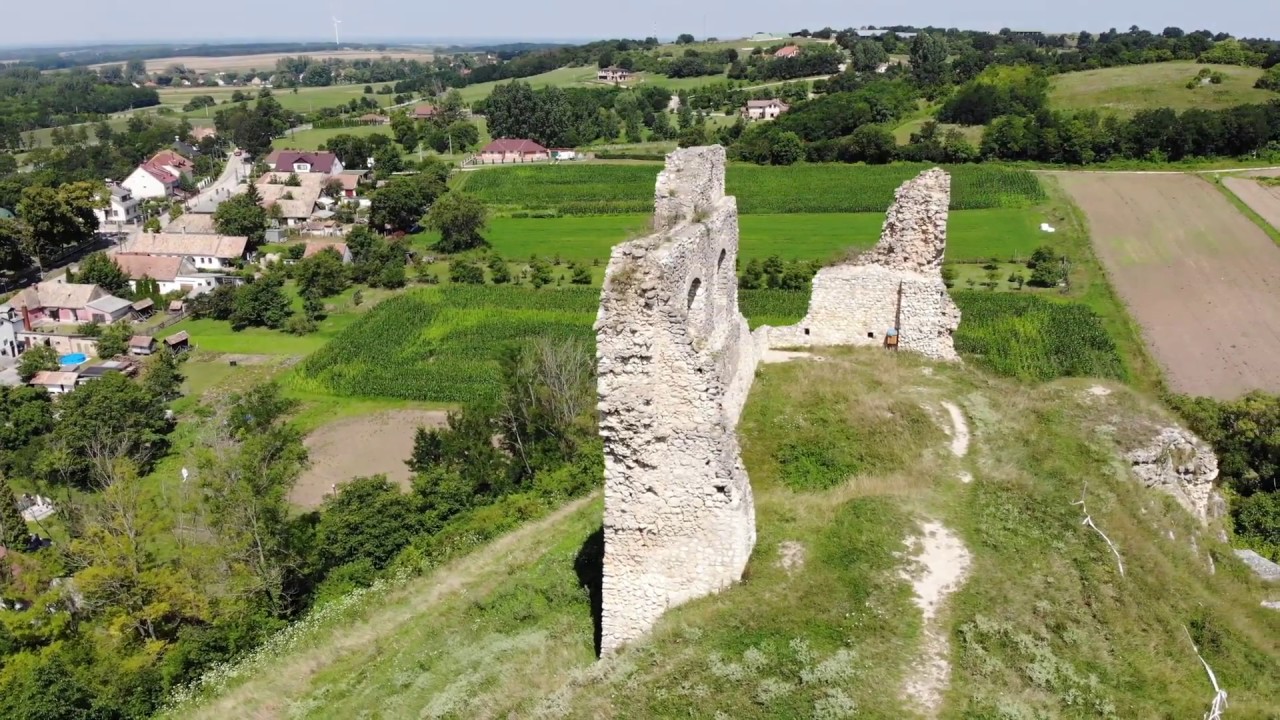 Szarvaskő v&aacute;ra - D&ouml;br&ouml;nte