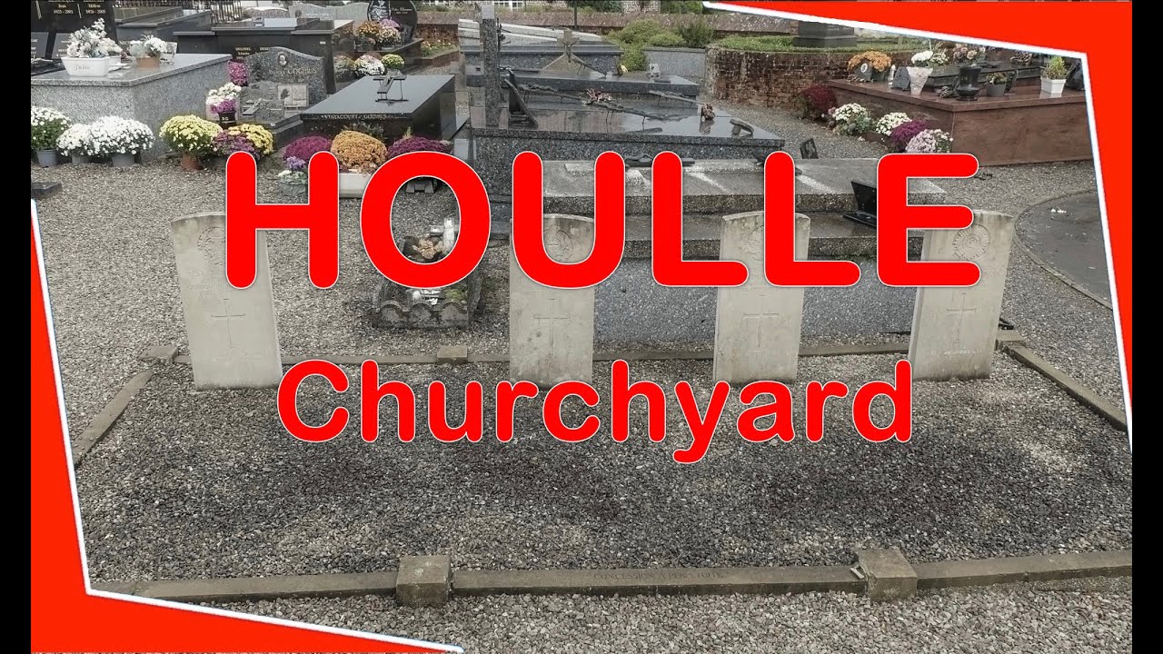 Houlle (62)  - Churchyard -