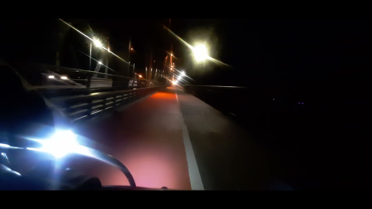Toruń, 5 etap rajdu RPM, przejazd przez most Piłsudskiego nocą