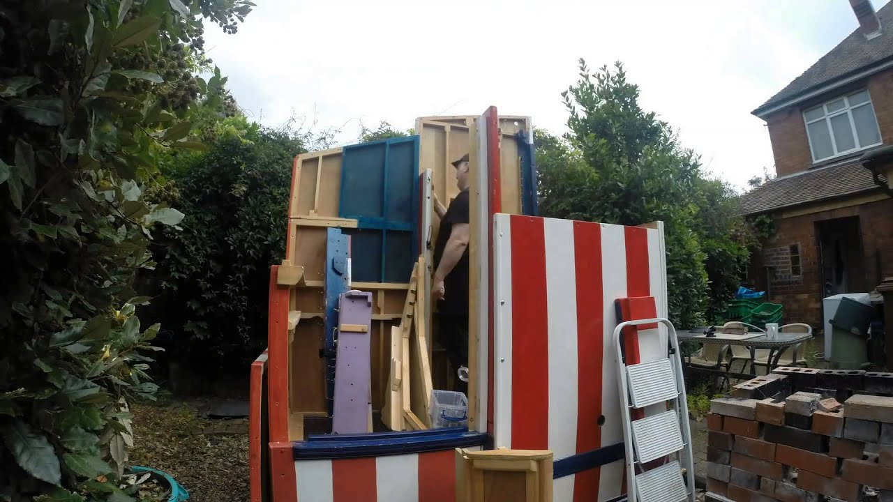 Punch and Judy Wooden Theatre time-lapse 2014