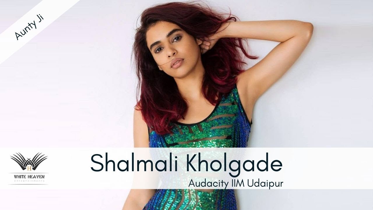 Aunty ji Live by Shalmali Kholgade at Audacity 17, IIM Udaipur