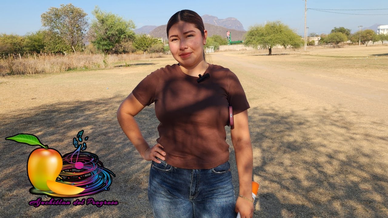 Disfrutando una tarde en Ajuchitlan del progreso con tu amiga hermosa Liz