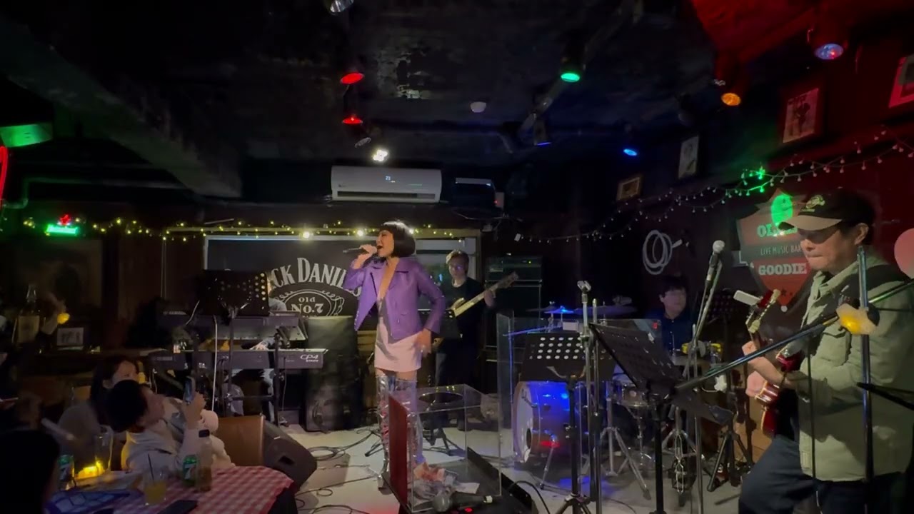 往事只能回味 cover by Lisa @ESGlivebandmusic