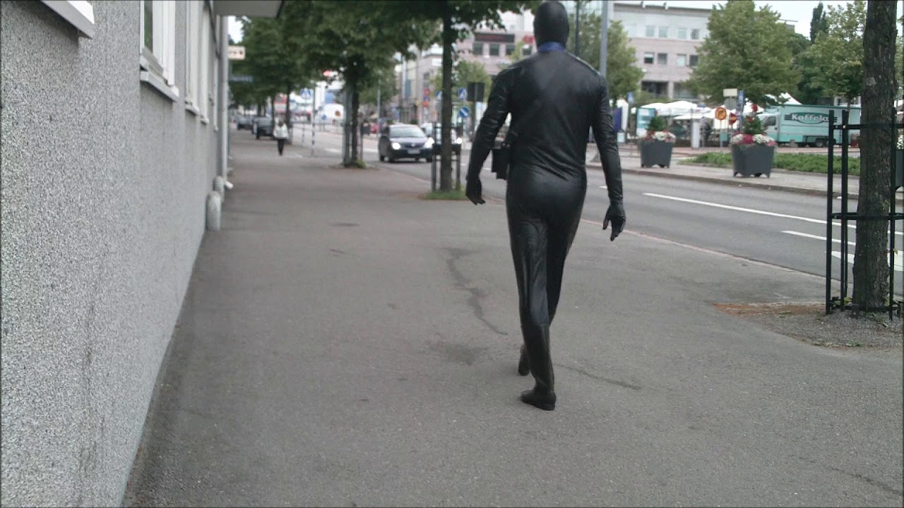 rubber walk in black and blue latex