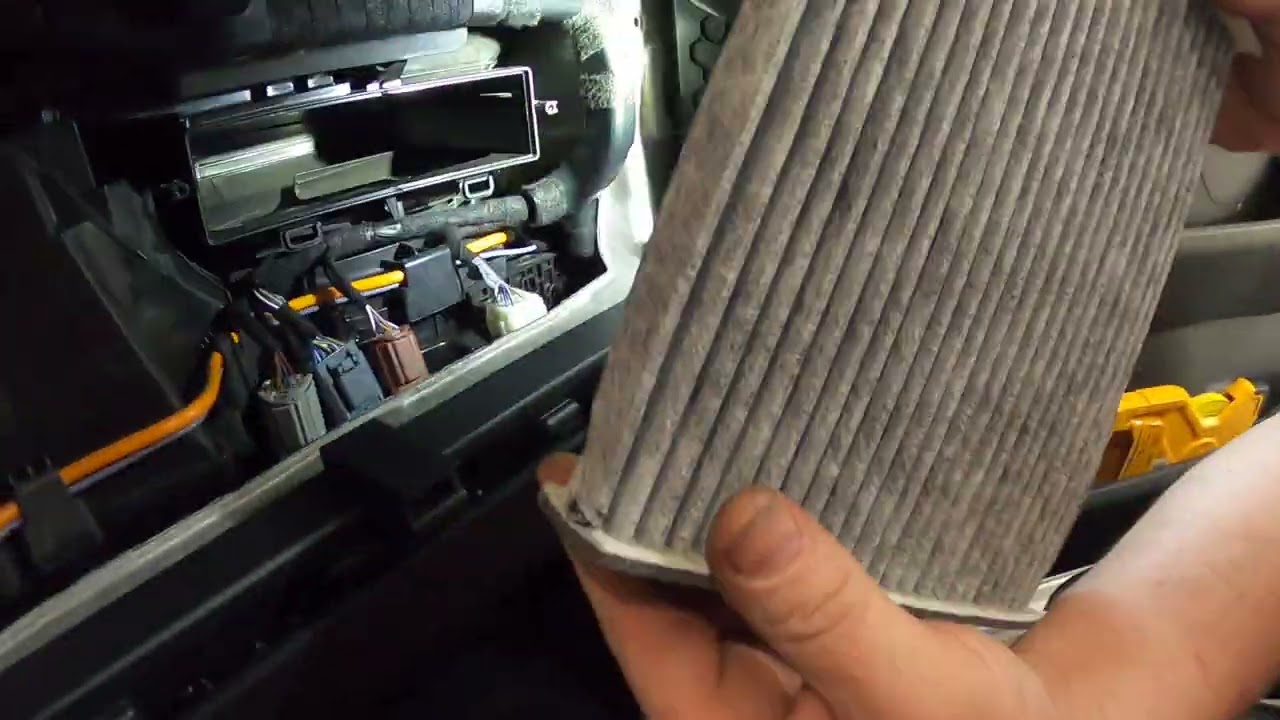 2022 Ford F150 STX Cabin Air Filter Replacement