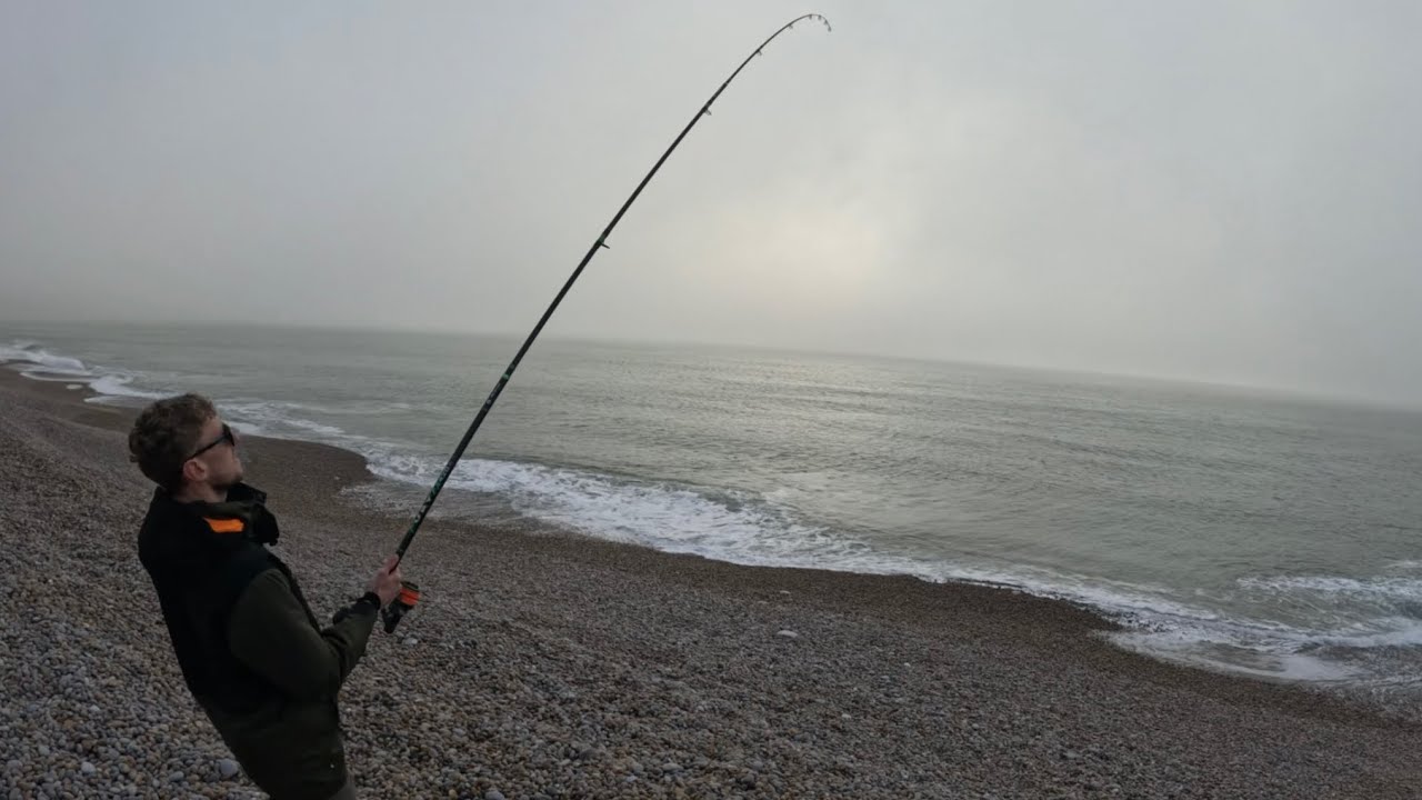 Chesil Beach Sea Fishing. New Rods!The Return Of Chris!! Jake Outfishes Us Both On A Difficult Day!!