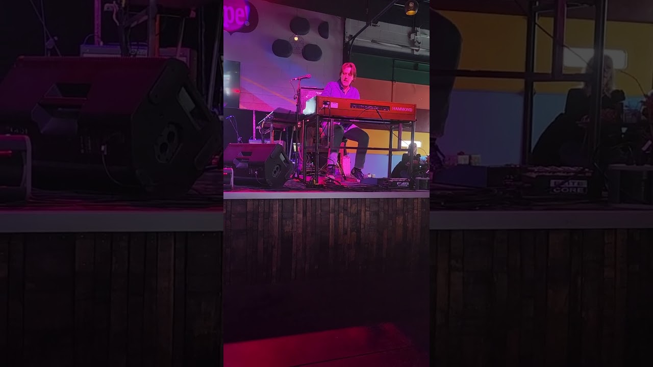The fabulous Greg Koch along with the awesome keys player Jimmy Voegeli...