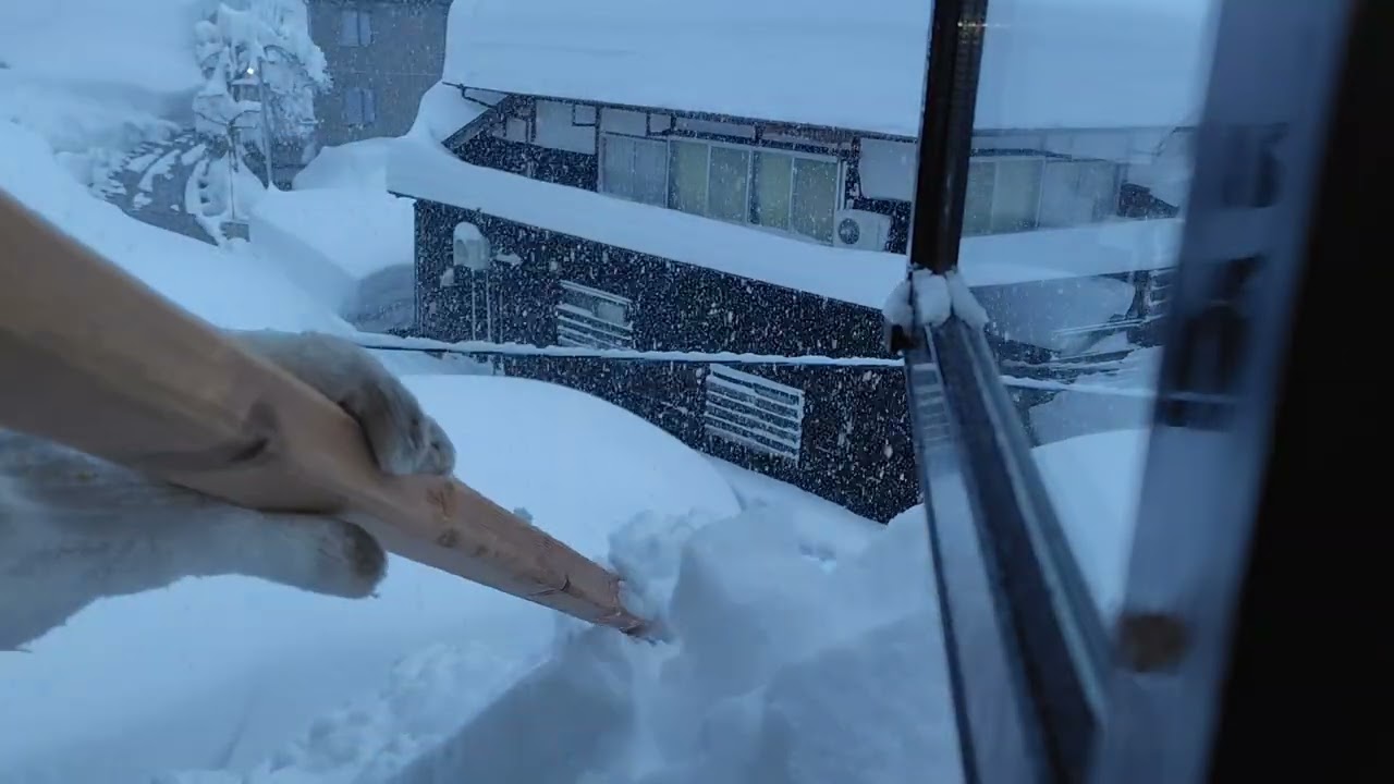 小屋根の雪払い