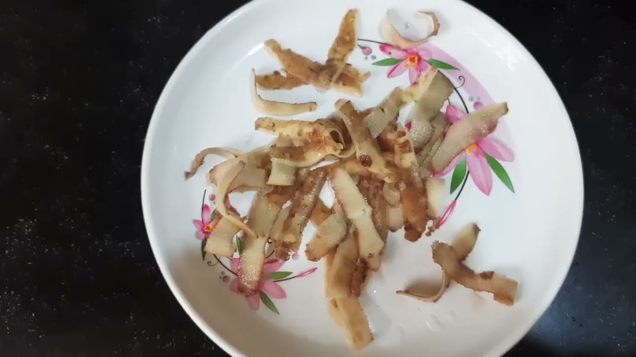 CRISPY POTATO PEEL CHIPS|कुरकुरे आलू के छिलके चिप्स (बहुत ज़्यादा क्रंची) 😋