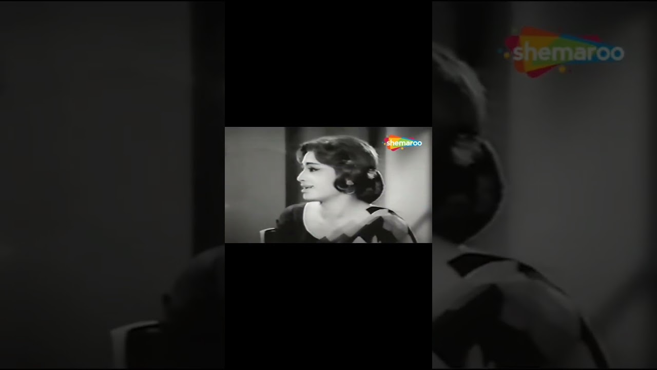 Iftekhar consoles Helen - Cha Cha Cha (1964)