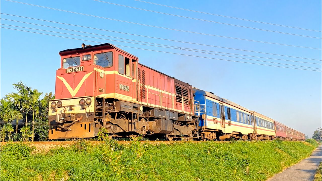 TRAINS IN VIETNAM 2026 - Beautiful Diesel Trains - Strong Train Whistles