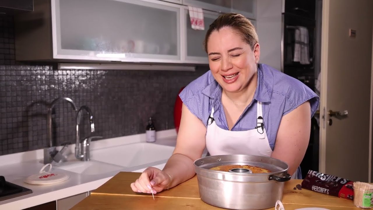 Nell’s Mess Episode 4: The Simplest, Easiest Orange Cake!