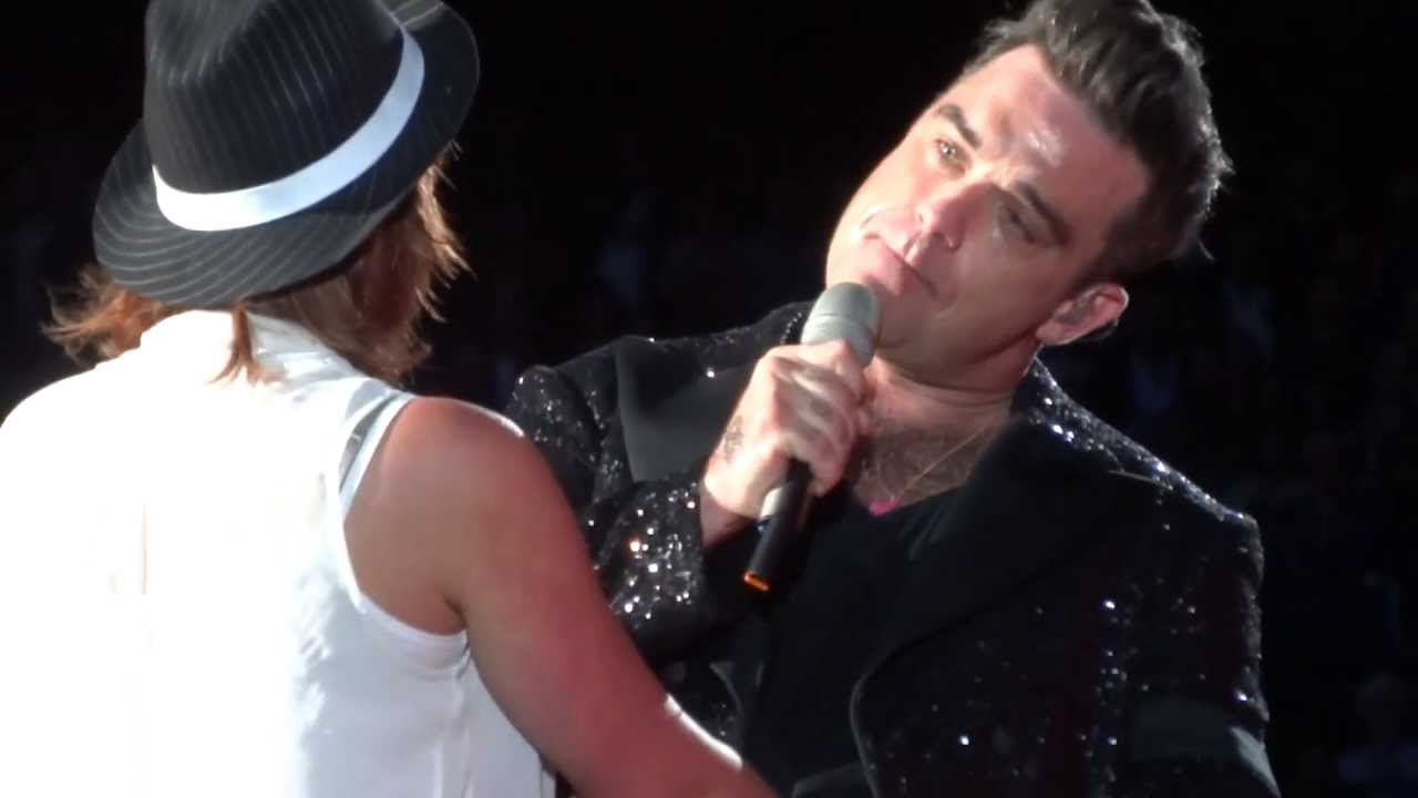 ROBBIE WILLIAMS - Strong - Wembley 02/07/2013