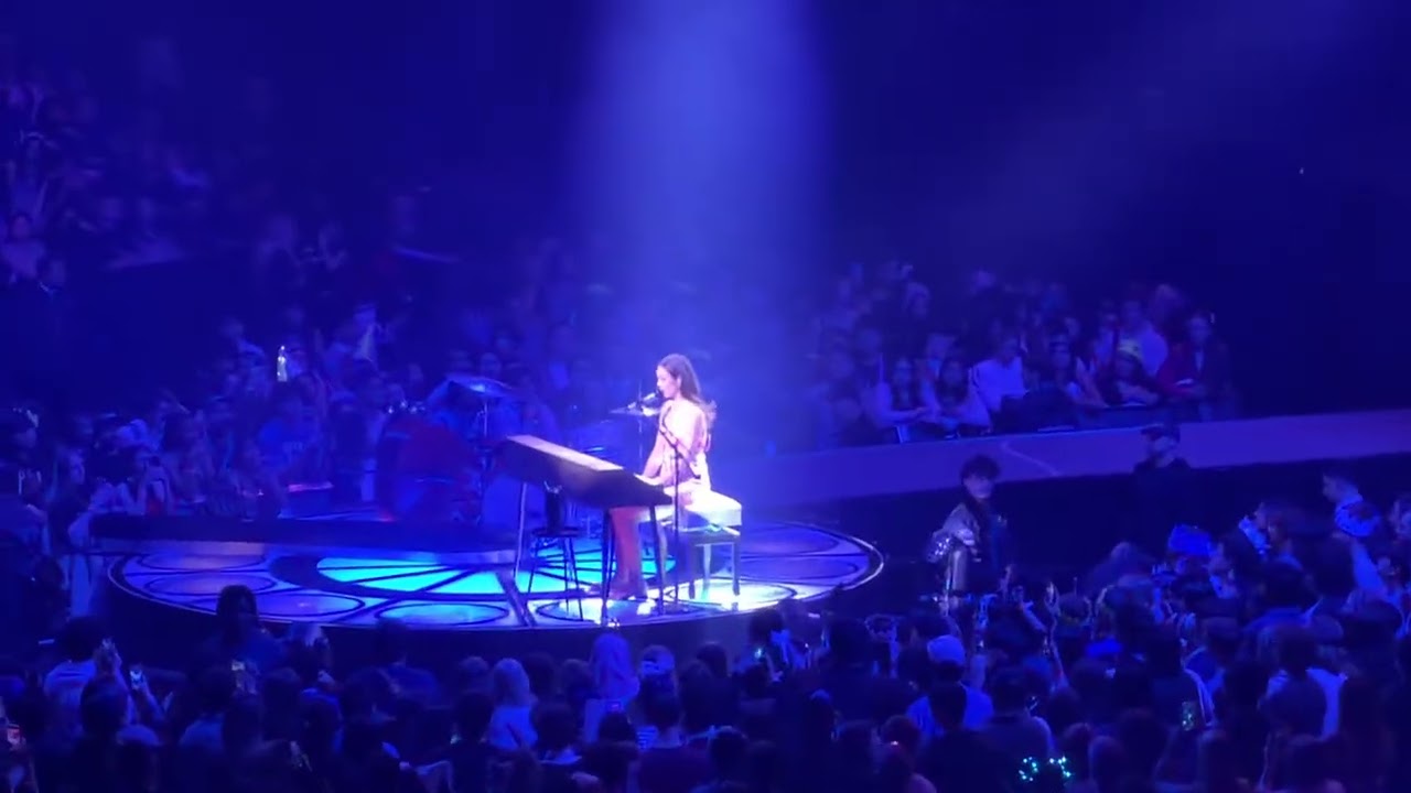 Laufey - Let You Break My Heart Again - Toronto - 10/20/25