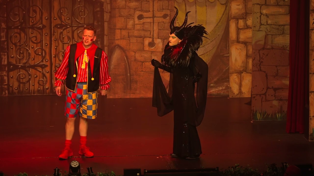 Some funny moments from Snow White & the Seven Dwarfs Pantomime by Rainbow Valley Productions