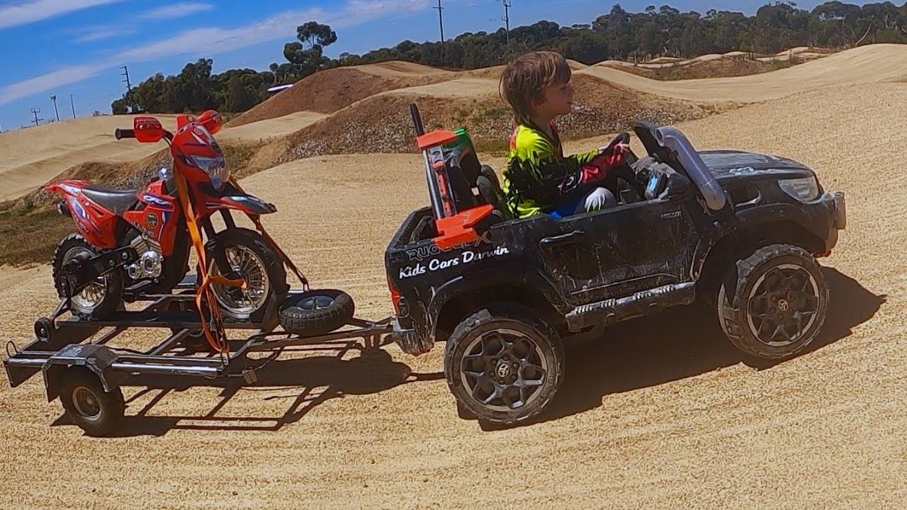 Freestyle Jungle Motocross Tricks! 