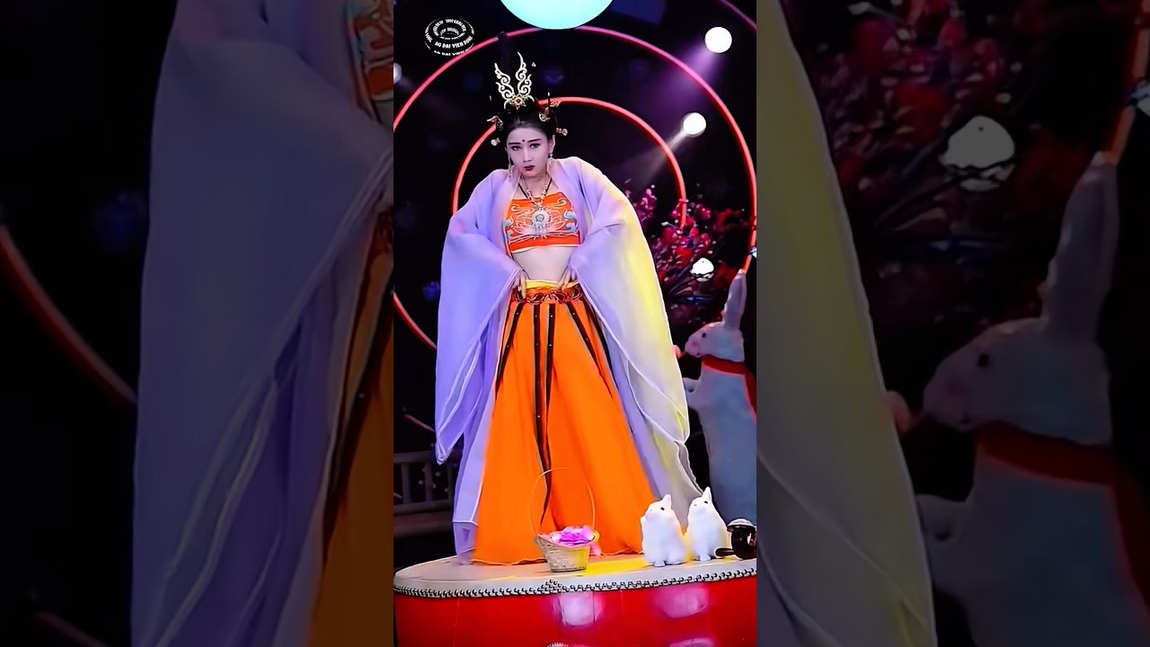 She&rsquo;s a Goddess&hellip; But That Face Is Comedy Gold!