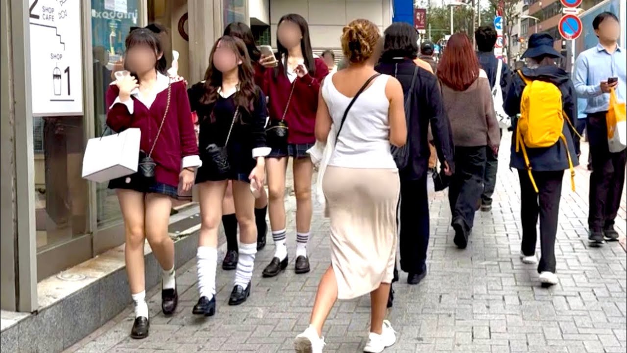 JAPAN GREAT WALK (Oct 2025) Tokyo School Girls Turn Heads Shibuya Walk